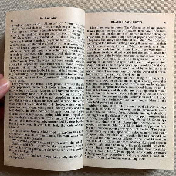 📚2/$6 Black Hawk Down: A Story of Modern War - Picture 12 of 12